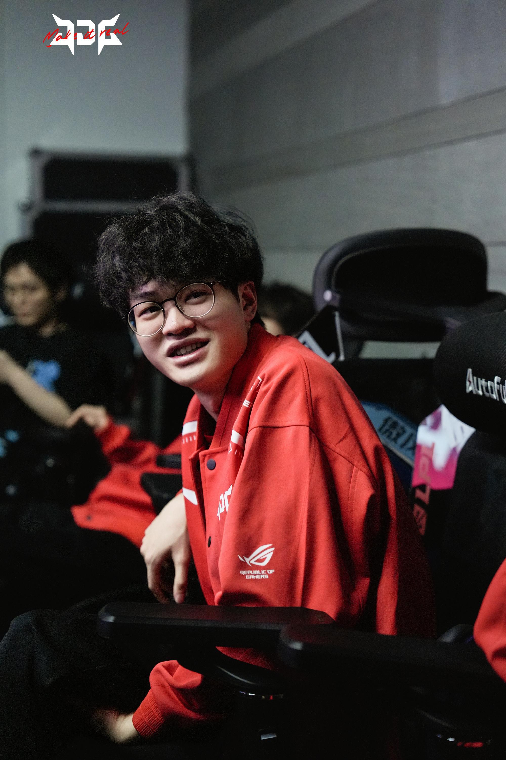 JDG碾压SHR，Canyon线上压制力十足顶尖较量淘汰赛，锁定晋级资格