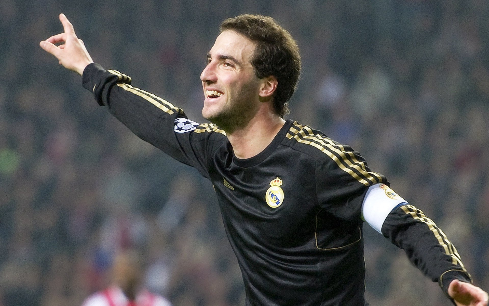 开云体育-法比尼奥一脚踢碎切尔西欧冠梦！尼斯逆袭背后的战术密码